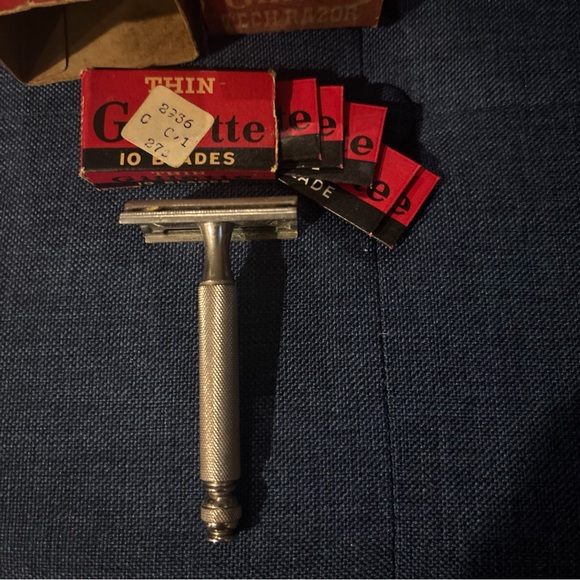 Vintage 50’s Gillette Tech Ball End Razor In Box With Razors In Box Set - Picture 2 of 4